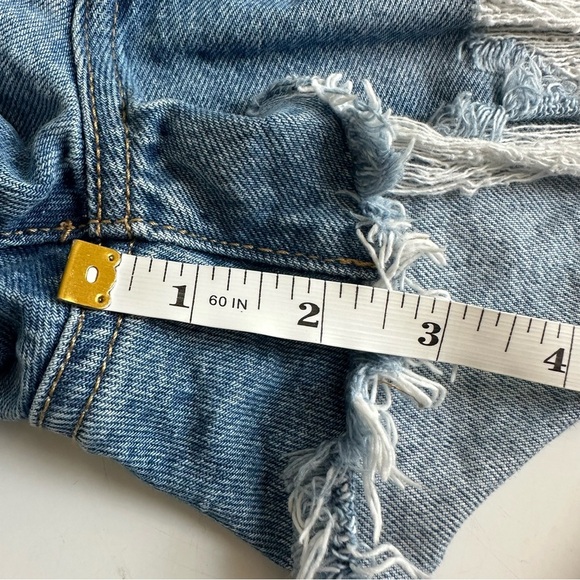 LEVI'S 501 High Rise Womens Denim Shorts Quiet Riot Medium Wash Distressed 31 - Picture 9 of 13